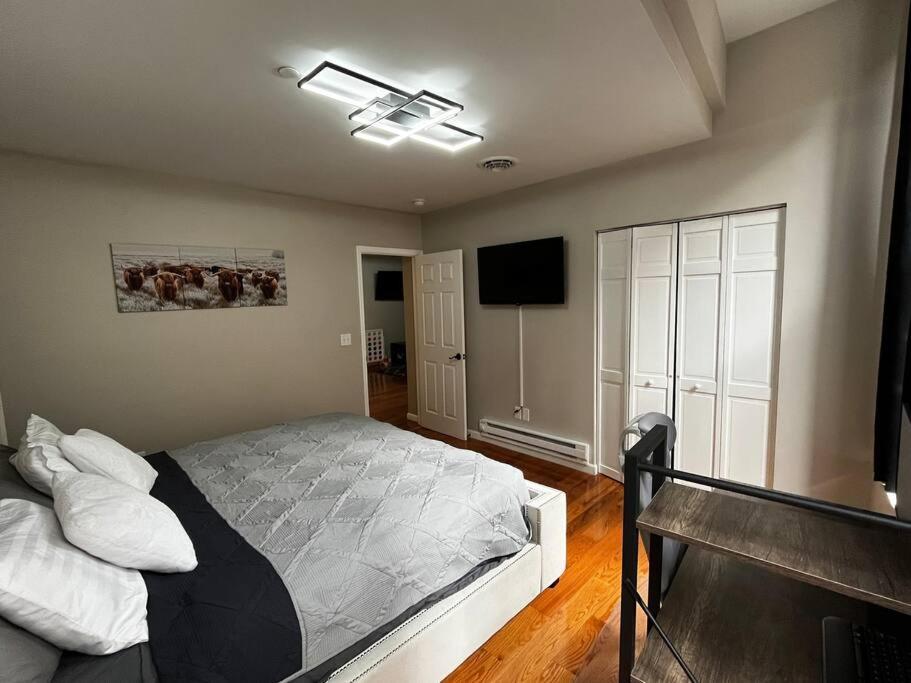 Downtown Albany 2 Bedroom + Workstation @ The Mark Luaran gambar