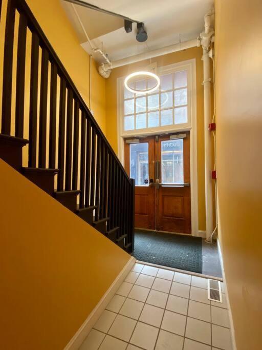 Downtown Albany 2 Bedroom + Workstation @ The Mark Luaran gambar