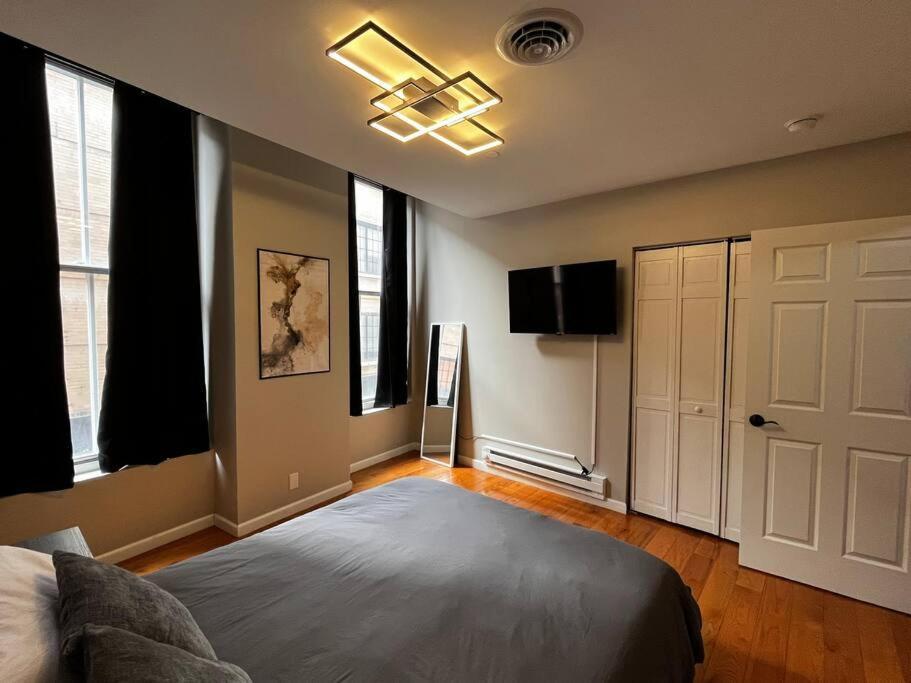 Downtown Albany 2 Bedroom + Workstation @ The Mark Luaran gambar