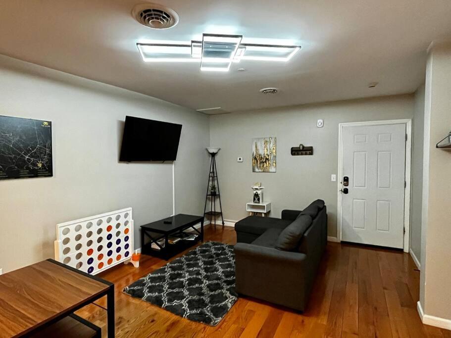 Downtown Albany 2 Bedroom + Workstation @ The Mark Luaran gambar
